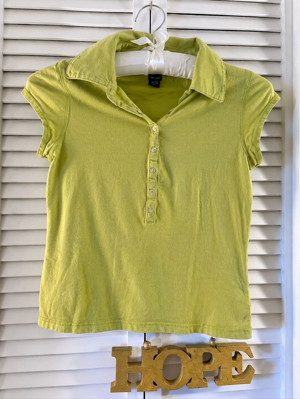 Vintage Y2K Wet Seal Light Olive Green Polo Top with Snap Detail Medium